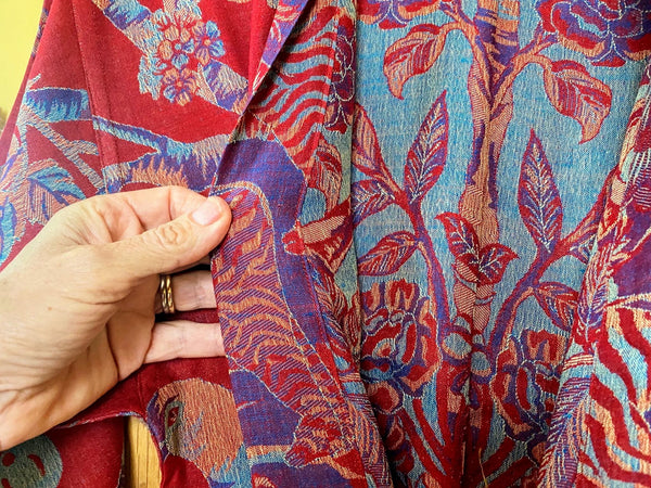 Freya-robe-cashmere-tropical-reds-turquoise-reversible