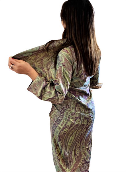 Greta-robe-paisley-sage-burgundy-cashmere-silk