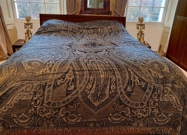 Double-sided Cashmere bedspread or throw in black-silver paisley, handwoven