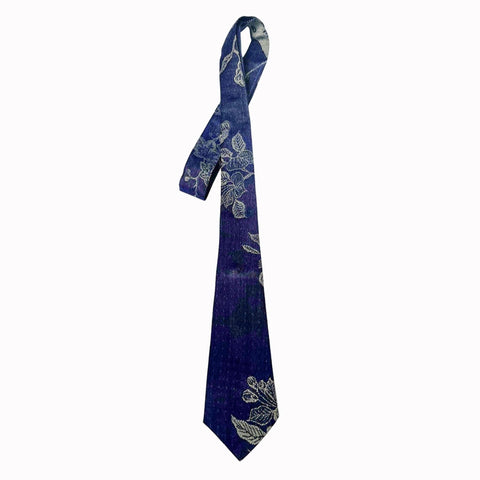 Handwoven cashmere and silk tie in navy with silver etched leaves