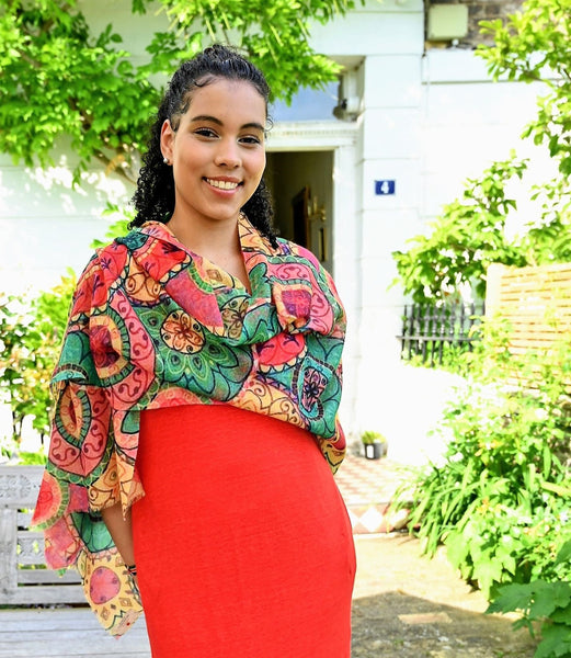 Pure vicuna scarf Kaleidoscope print, modelled by Nelly